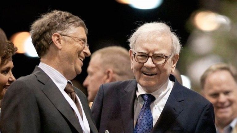 Menguak Alasan Warren Buffett Ogah Investasi Emas