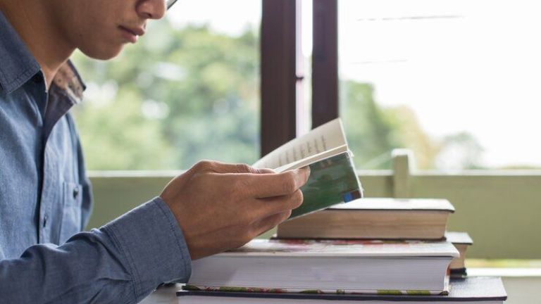 Rekomendasi Buku Bahas Keuangan, Bikin Melek Finansial!