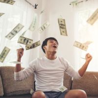 Tentang Financial Freedom dan Gaya Hidup Serba Mewah