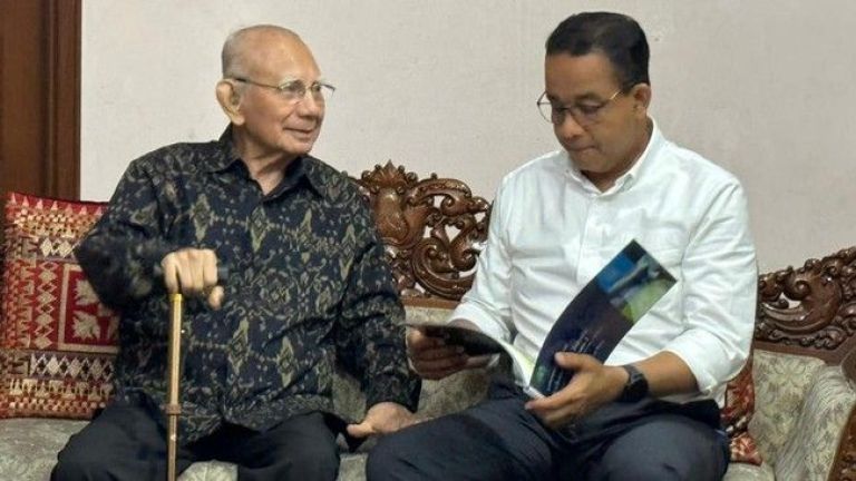 Sambangi Rumah Emil Salim, Anies Baswedan: Tidak Ada Cerita Kemarin, Semua Tentang Masa Depan