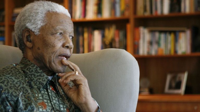 Jadi Sosok Kritis dan Inspiratif, Ini 8 Buku Favorit Nelson Mandela yang Berjasa Akhiri Politik Apartheid di Afrika