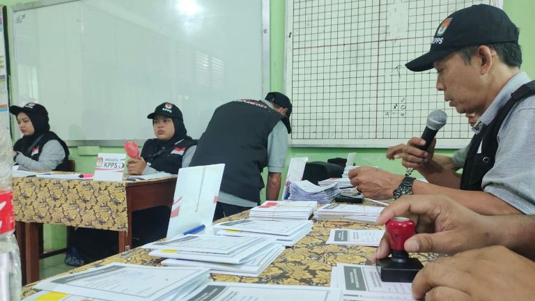 KPU Tak Lepas Tangan, KPPS yang Meninggal Dunia Bakal Diberi Santunan Rp46 Juta