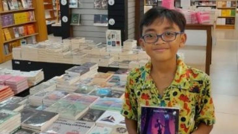 Bikin Bangga! Ini Sosok DeLiang Al-Farabi, Penulis Cilik Sukses Lahirkan 40 Karya Buku dalam Bahasa Inggris