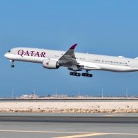Jumlah Penumpang Qatar Airways Melonjak, Total Pendapatan Naik Signifikan
