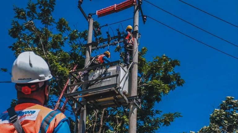 PLN Imbau Masyarakat Amankan Penggunaan Kelistrikan di Tengah Potensi Cuaca Ekstrem