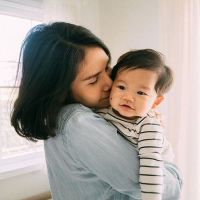 Stop! Cium dan Cubit Pipi Bayi Sembarangan saat Lebaran, Dokter Imbau Hal Ini