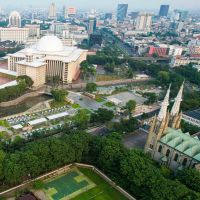 Jamaah Salat Ied di Istiqlal Dipersilakan Pakai Lahan Parkir di Gereja Katedral