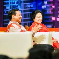 Seikat Anggrek dari Prabowo untuk Ibu Mega