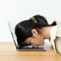 Sering Merasa Lelah dalam Pekerjaan? Coba Terapkan Tips Berikut agar Tak Alami Burnout!