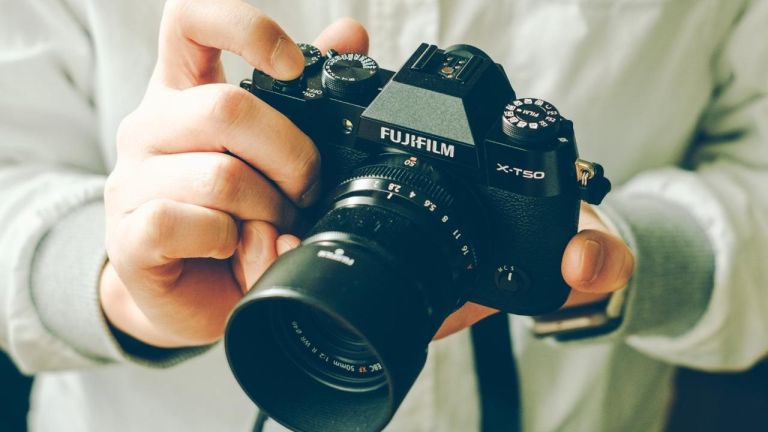 Buruan Cek! FUJIFILM Luncurkan Dua Kamera Digital Mirrorless dan Dua Lensa Terbaru di Indonesia