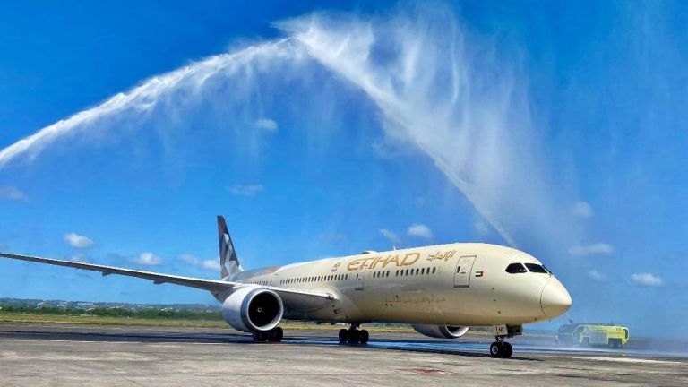 Etihad Airways Buka Rute Penerbangan Langsung Abu Dhabi–Bali