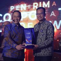 Raih Piala Indonesia Emas Corporate Culture Award dari ESQ, BI Apresiasi Kontribusi Ary Ginanjar