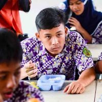 Camilan Berbahaya Intai Anak-anak, Program Makan Bergizi Prabowo-Gibran Diharapkan Jadi Solusi