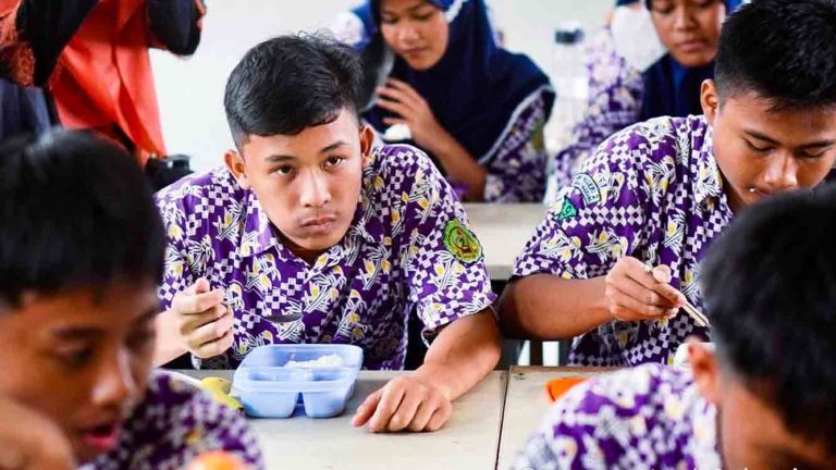 Program Makan Siang Gratis Bagus, Tapi Rawan!