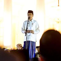 Jokowi: Hasto Ngarang Cerita!