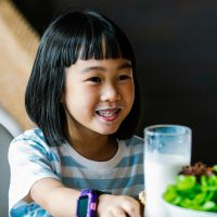 Asupan Nutrisi Lengkap Bantu Si Kecil Berpikir Cepat dan Berani di Sekolah