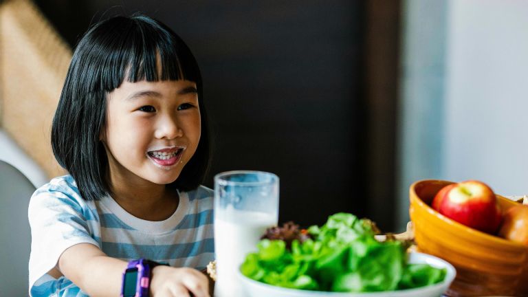 Asupan Nutrisi Lengkap Bantu Si Kecil Berpikir Cepat dan Berani di Sekolah