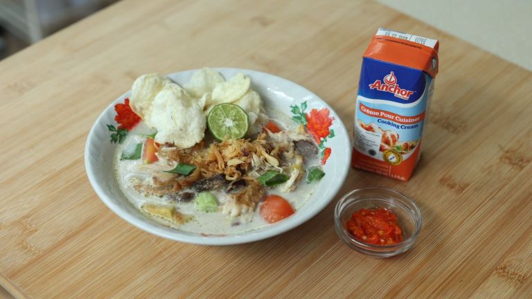 Lezatnya Makan Siang dengan Soto Betawi Ayam yang Creamy, Yuk Intip Resepnya!