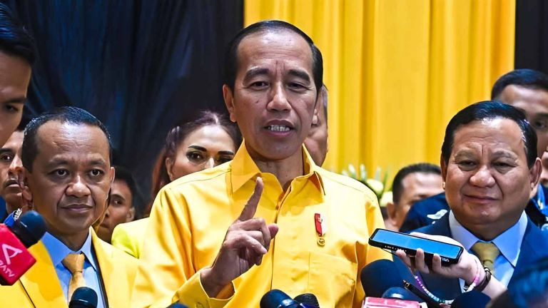 Jokowi Merespons Isu Jadi Dewan Pembina Golkar