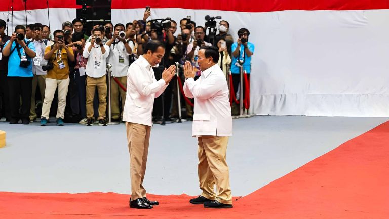 Langsung Balik ke Solo Setelah Prabowo-Gibran Dilantik, Jokowi: Pulang Tidur