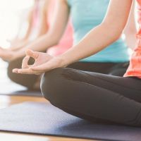 4 Gerakan Yoga Asana yang Efektif Menurunkan Berat Badan Secara Berkelanjutan