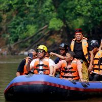 Ridwan Kamil Janji Realisasikan Masukan Masyarakat di Bantaran Sungai Ciliwung