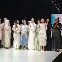 Kolaborasi Wardah dan 4 Desainer Indonesia Hadirkan Fashion Show dalam JMFW 2025