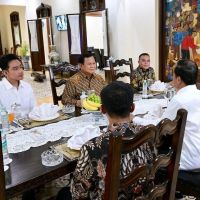 Pesan Jokowi untuk Sang Putra yang Jadi Wapres: Ojo Kemajon