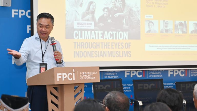 Dari Istana sampai DPR, Ramai-ramai Jawab Dino Patti Djalal
