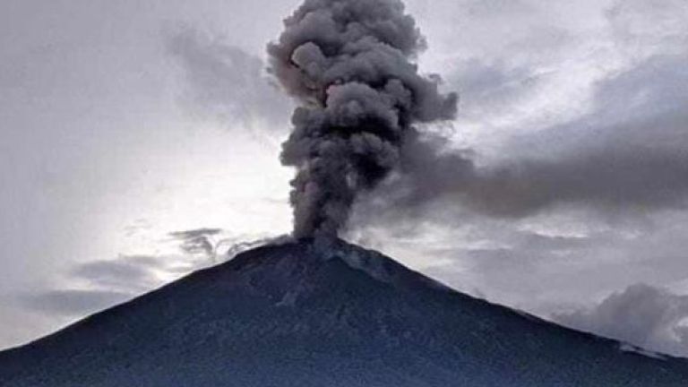 Gunung Lewotobi Erupsi, Aktivitas Vulkanis Sejumlah Gunung Berapi Meningkat, Salah Satunya Gunung Iya di Ende NTT