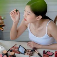 Korean Look Bisa Jadi Inspirasi Makeup Liburan Akhir Tahun, Yuk Intip Tipsnya!