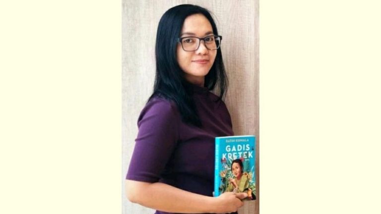 Menyelami Dunia Sastra, Ini Daftar Buku Karya Ratih Kumala dari Gadis Kretek hingga Tabula Rasa