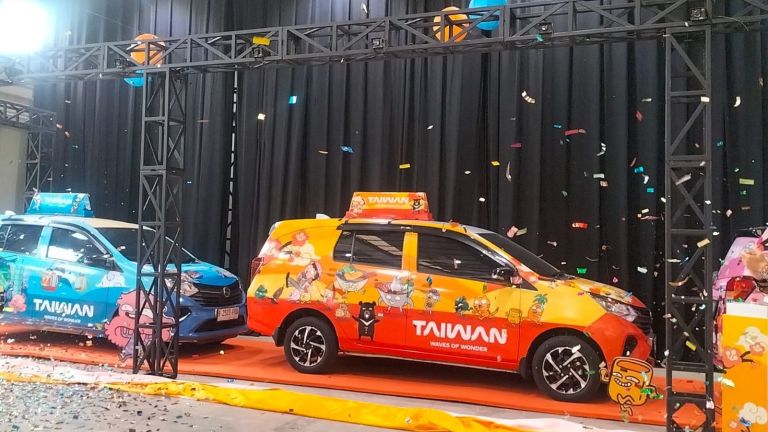 Warna-Warni Ratusan Mobil 'Menyala Taiwan-ku' Siap Hiasi Jalanan Kota Jakarta, Ada Apa Ya?