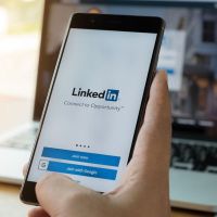 8 Strategi Promosi di LinkedIn DM yang Efektif Tanpa Terlihat Seperti Spam