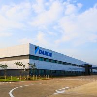 DAIKIN Terapkan Standar dan Pengawasan Jepang di Pabrik AC Full-Scale Pertama di Tanah Air