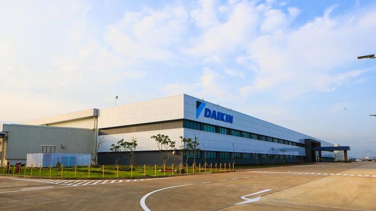 DAIKIN Terapkan Standar dan Pengawasan Jepang di Pabrik AC Full-Scale Pertama di Tanah Air