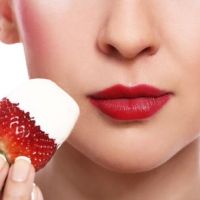 5 Tips Agar Bibir Terlihat Lebih Sehat dan Penuh Secara Alami, Mulai Rutin Lakukan Ini!