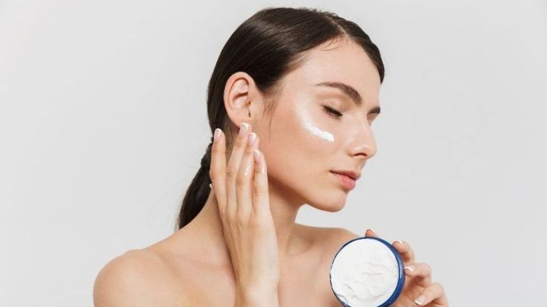 5 Kandungan Skincare yang Tidak Boleh Dipakai Bersamaan, Rawan Iritasi!