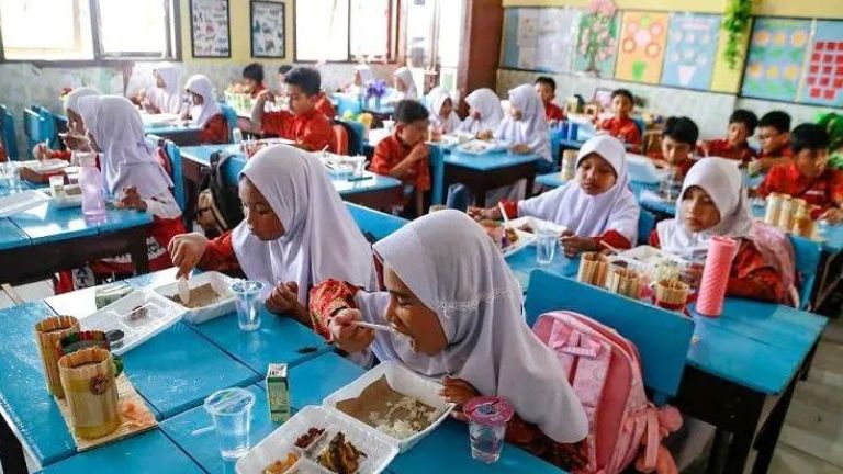 Mulai Hari Ini, Program Makan Bergizi Gratis Ditargetkan 3 Juta Penerima Manfaat