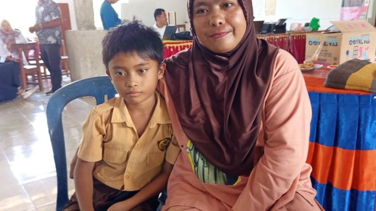 Cerita Bocah dari Gorontalo, Rela Membawa Pulang Paket MBG untuk Sang Ibu: Ini Saya Mau Kasih Mama, di Rumah Tidak Ada Nasi