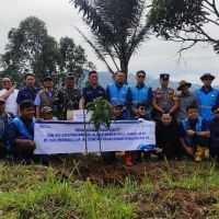 PLN dan Kemenhut Gelar Tanam Pohon Serentak