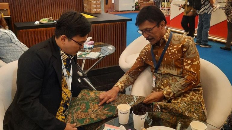 Kisah Inspiratif UKMK Sawit: Smart Batik Jadi Pelopor Batik Ramah Lingkungan yang Inovatif