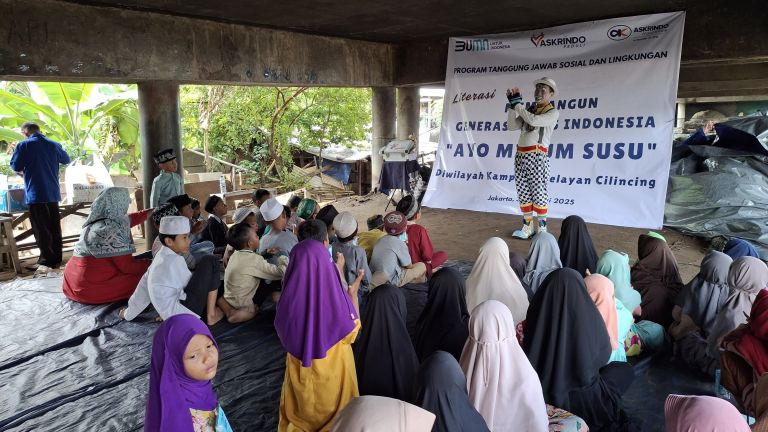 Cegah Stunting, Askrindo Beri Makan Bergizi di Kampung Nelayan