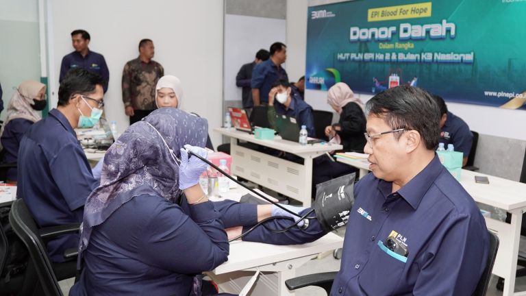 Peringati Bulan K3, Insan PLN EPI Gelar Donor Darah Massal