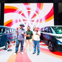 Luncurkan Kendaraan Listrik Terbaru, Volkswagen Indonesia Tutup IIMS 2025 dengan 2 Penghargaan