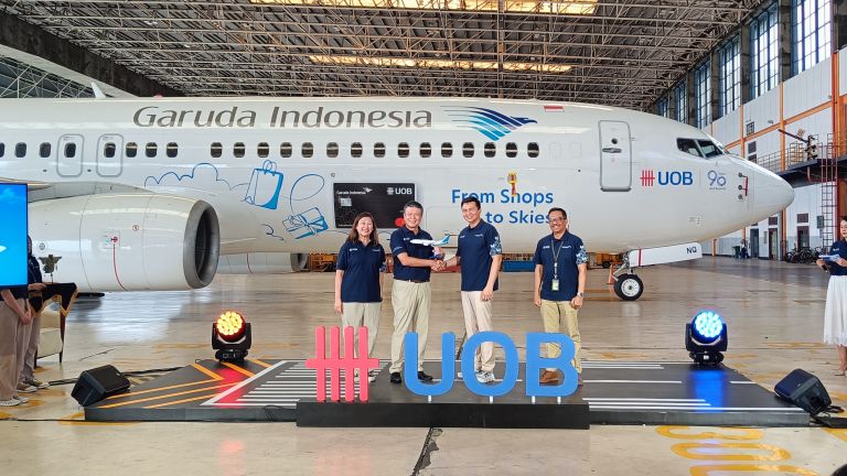 Tunjukkan Tren Positif, UOB x Garuda Indonesia Resmikan Livery Eksklusif GIUC pada Pesawat Garuda Indonesia