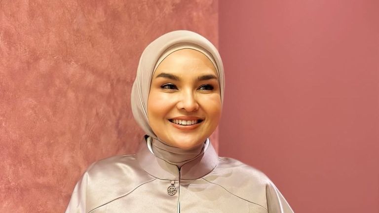 Sosok dan Perjalanan Karier Ria Miranda: Desainer Modest Fesyen Ternama, Brand-nya Mendunia!