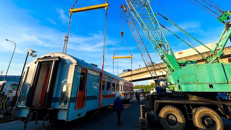 KAI Logistik Distribusikan 22 Kereta dari Jawa ke Sumatera