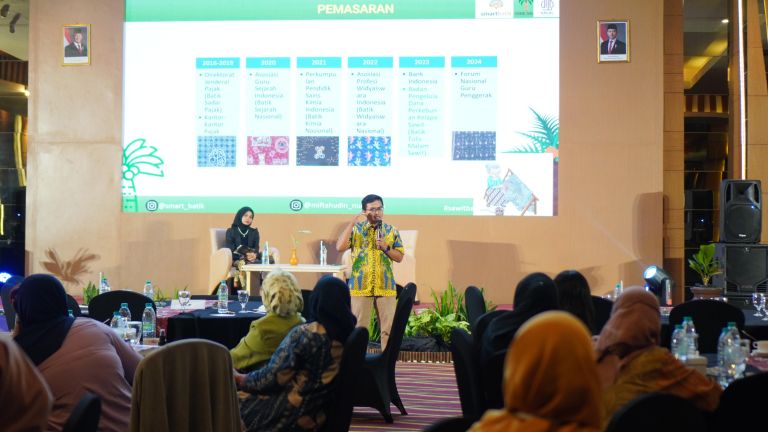 CEO Smart Batik Indonesia Dorong UMKM Berinovasi dengan Batik Sawit