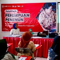 CIMB Niaga Gelar Pelatihan bagi Perempuan Penenun di Lombok Tengah